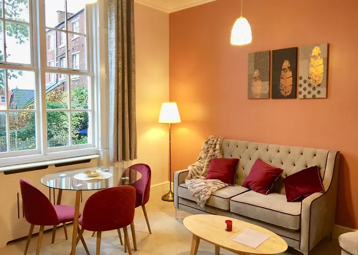 Velvet Nest 5 Min Walk From Train Station